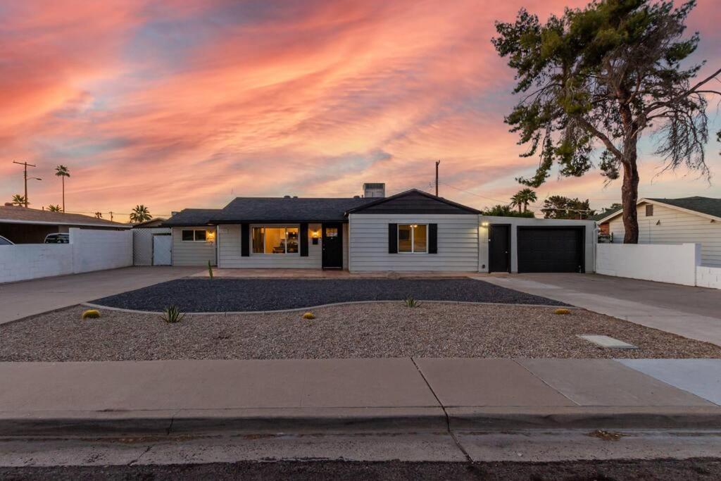 New Midtown Modern Studio With Backyard Phoenix Dış mekan fotoğraf