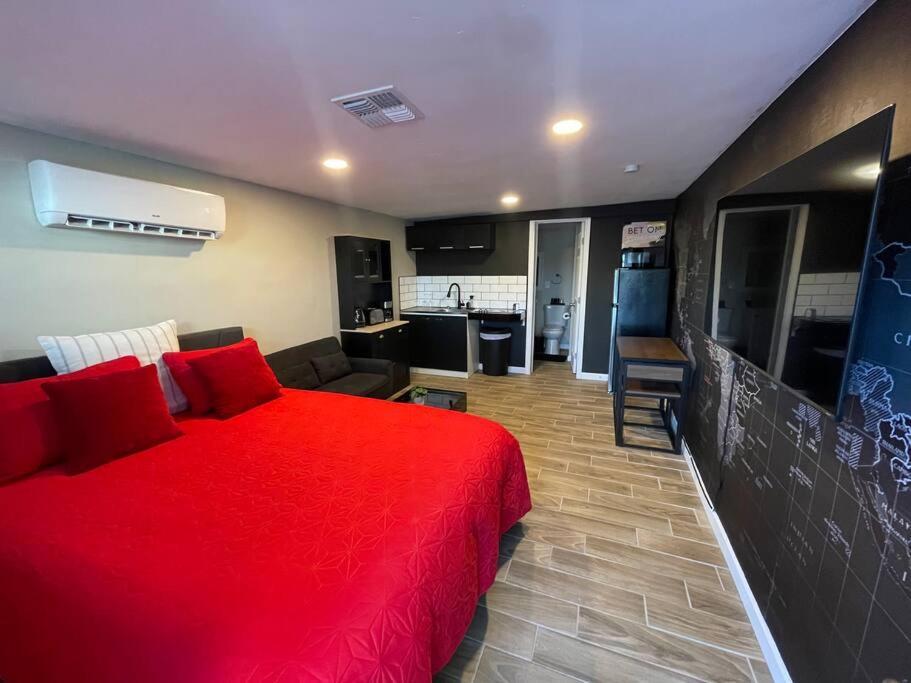 New Midtown Modern Studio With Backyard Phoenix Dış mekan fotoğraf