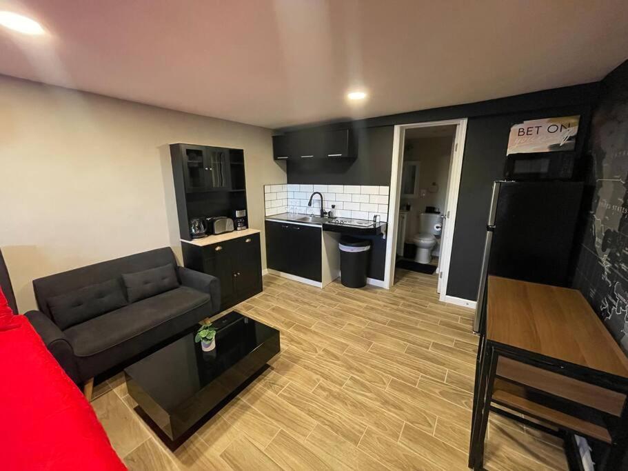New Midtown Modern Studio With Backyard Phoenix Dış mekan fotoğraf